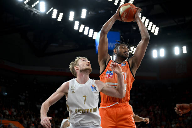 安德烈斯等 安德烈斯等